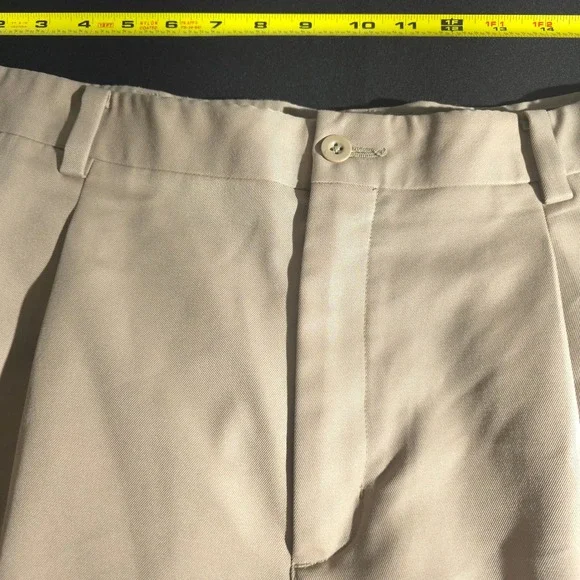 Nike Golf Shorts Mens 38 Beige Pleated Khaki Golfing Casual Walking Performances - Picture 6 of 13